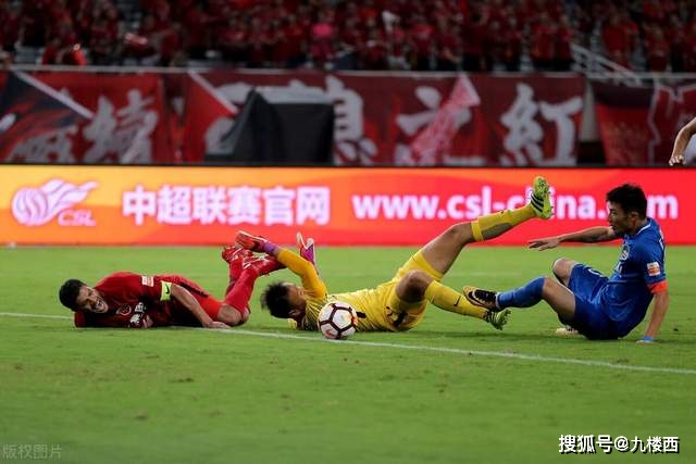 米切尔25-26赛季常规赛场均27.9+4.5+5.7 季后赛场均26+4.8+3.1